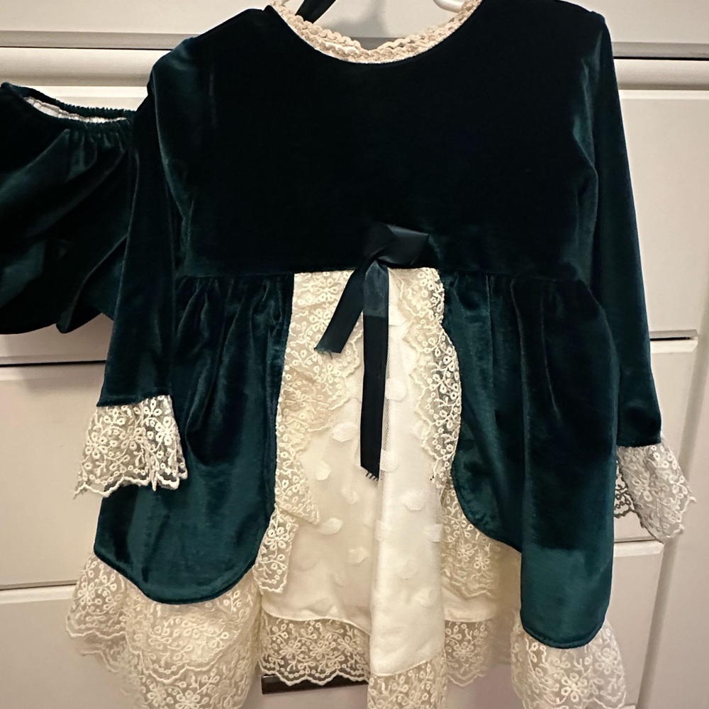 Elegant Velvet and Lace Kids Formal Dress